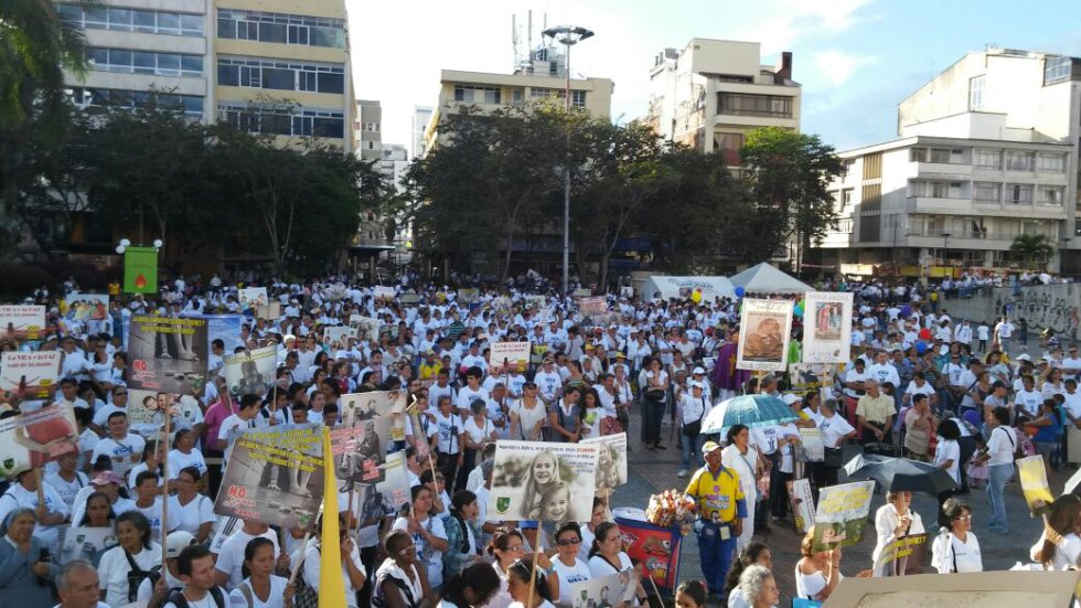 La plaza de Bolívar de Armenia fue el punto de encuentro de la marcha La plaza de Bolívar de Armenia fue el punto de encuentro de la marcha
