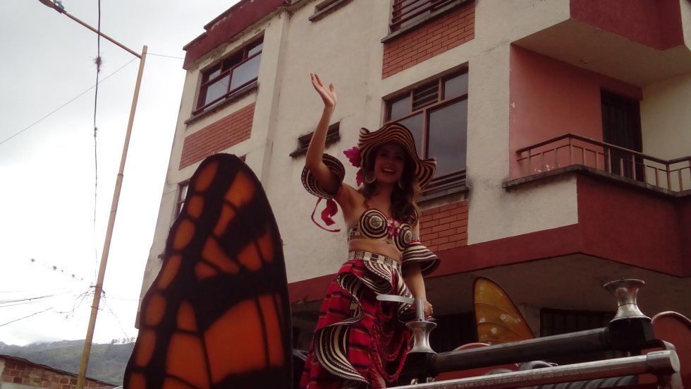 Las carrozas fueron adornadas con lo más típico del Paisaje Cultural Cafetero y de las regiones que representan Las carrozas fueron adornadas con lo más típico del Paisaje Cultural Cafetero y de las regiones que representan
