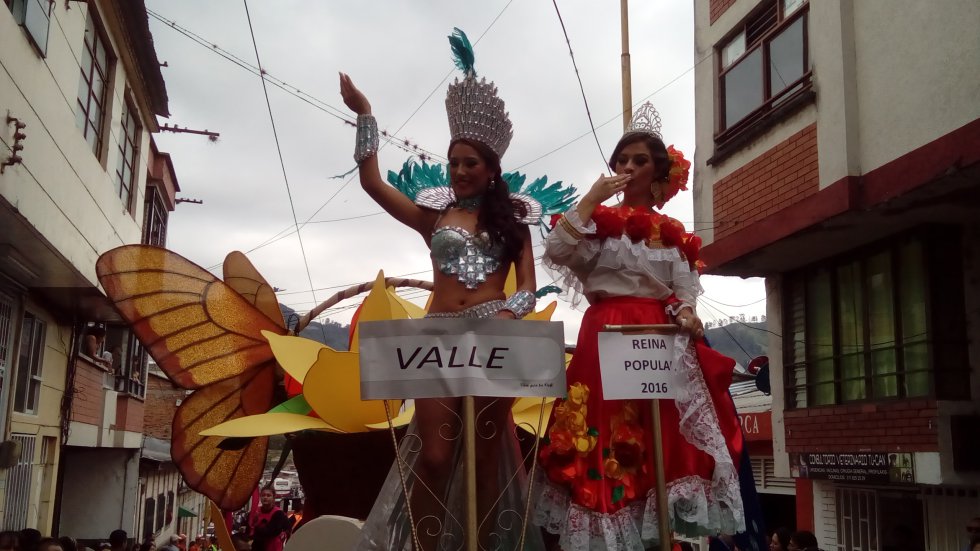 Las carrozas fueron adornadas con lo más típico del Paisaje Cultural Cafetero y de las regiones que representan Las carrozas fueron adornadas con lo más típico del Paisaje Cultural Cafetero y de las regiones que representan