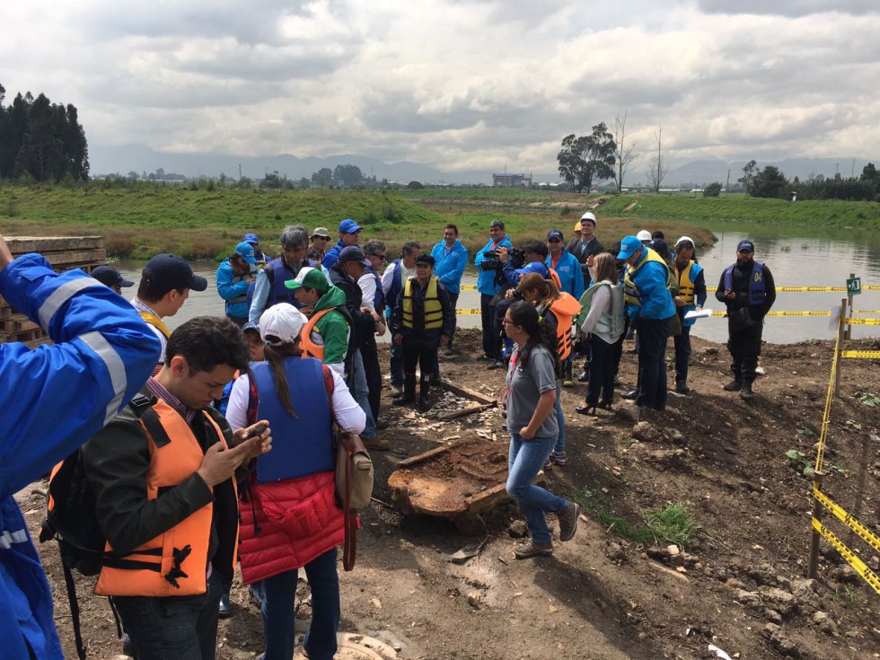 "El río ha cambiado enormemente, precisamente no es el caño que existió hace 12 años que yo hice la inspección" señaló Villamizar. "El río ha cambiado enormemente, precisamente no es el caño que existió hace 12 años que yo hice la inspección" señaló Villamizar.