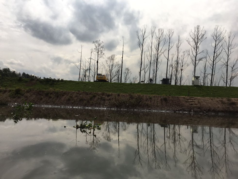 Esto después de que las autoridades hayan invertido $180.000 millones en la intervención hidráulica y hayan extraído 6 millones 500.000 toneladas de basuras, escombros y sedimentación, como lo señaló Néstor Franco, director de la CAR Cundinamarca. Esto después de que las autoridades hayan invertido $180.000 millones en la intervención hidráulica y hayan extraído 6 millones 500.000 toneladas de basuras, escombros y sedimentación, como lo señaló Néstor Franco, director de la CAR Cundinamarca.