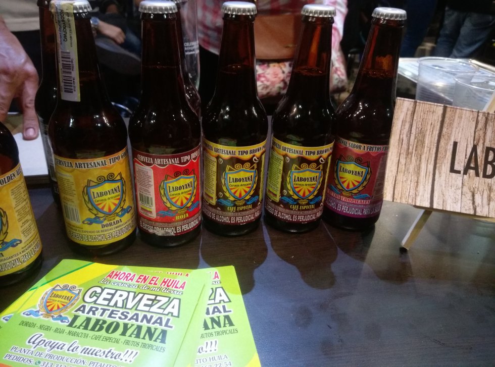 Laboyana, una cerveza que hizo parte del festival, llegó desde Pitalito Huila. "Es como una cachetada, al comienzo es fuerte y después te puedes volver adicto a ella", afirmó Samuel Morales, uno de los asistentes al evento sobre esta marca de cerveza. Laboyana, una cerveza que hizo parte del festival, llegó desde Pitalito Huila. "Es como una cachetada, al comienzo es fuerte y después te puedes volver adicto a ella", afirmó Samuel Morales, uno de los asistentes al evento sobre esta marca de cerveza.