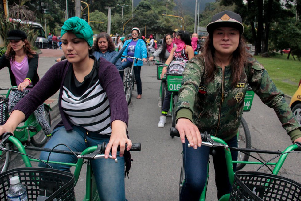 A propósito del Día Internacional de la Mujer, hoy 8 de marzo, por Chapinero se realizó un paseo en bicicletas en el que personas defendieron los derechos de las mujeres. A propósito del Día Internacional de la Mujer, hoy 8 de marzo, por Chapinero se realizó un paseo en bicicletas en el que personas defendieron los derechos de las mujeres.