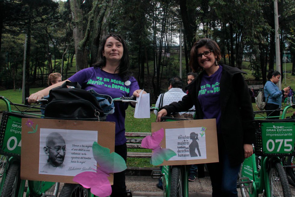 A propósito del Día Internacional de la Mujer, hoy 8 de marzo, por Chapinero se realizó un paseo en bicicletas en el que personas defendieron los derechos de las mujeres. A propósito del Día Internacional de la Mujer, hoy 8 de marzo, por Chapinero se realizó un paseo en bicicletas en el que personas defendieron los derechos de las mujeres.