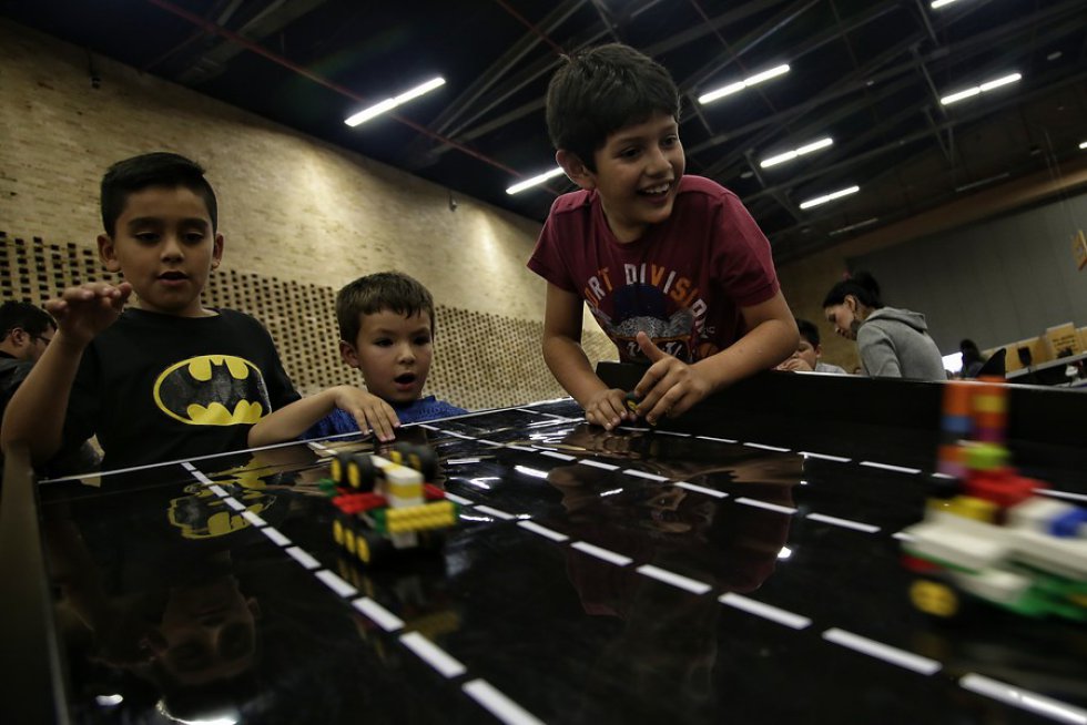 Entre semana la entrada tiene un valor de $12.000 para adultos y $10.000 para los niños y los fines de semana los adultos $22.000 y los niños $18.000. Entre semana la entrada tiene un valor de $12.000 para adultos y $10.000 para los niños y los fines de semana los adultos $22.000 y los niños $18.000.