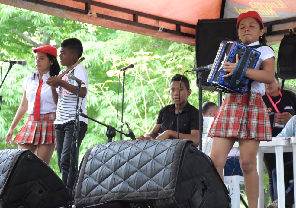 En el escenario del Parque El Helado 57 jóvenes mostraron su talento. En el escenario del Parque El Helado 57 jóvenes mostraron su talento.