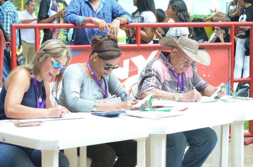 En el escenario del Parque El Helado 57 jóvenes mostraron su talento. En el escenario del Parque El Helado 57 jóvenes mostraron su talento.