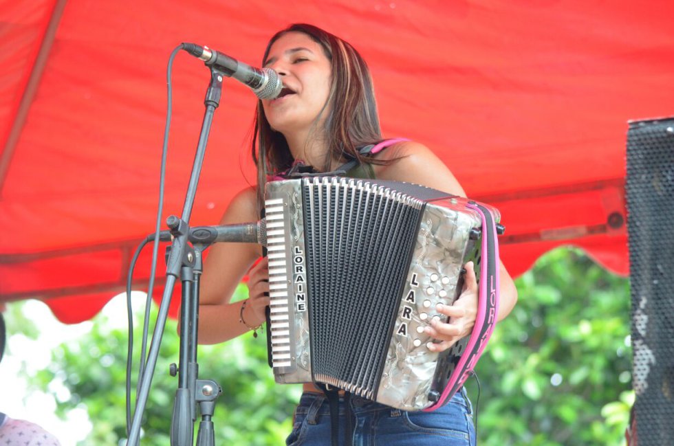 En el escenario del Parque El Helado 57 jóvenes mostraron su talento. En el escenario del Parque El Helado 57 jóvenes mostraron su talento.