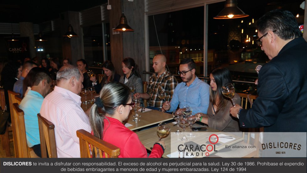 Por diferentes lugares del Eje Cafetero como los restaurantes Caminito, Belia y el concesionario Mazautos de Pereira, ha pasado la ruta del Vino que ofrece Caracol Radio y Dislicores. Por diferentes lugares del Eje Cafetero como los restaurantes Caminito, Belia y el concesionario Mazautos de Pereira, ha pasado la ruta del Vino que ofrece Caracol Radio y Dislicores.