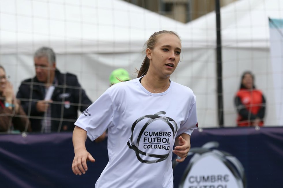 Nicole Rangel, la jugadora profesional de America de Cali lidero el equipo blanco. Nicole Rangel, la jugadora profesional de America de Cali lidero el equipo blanco.