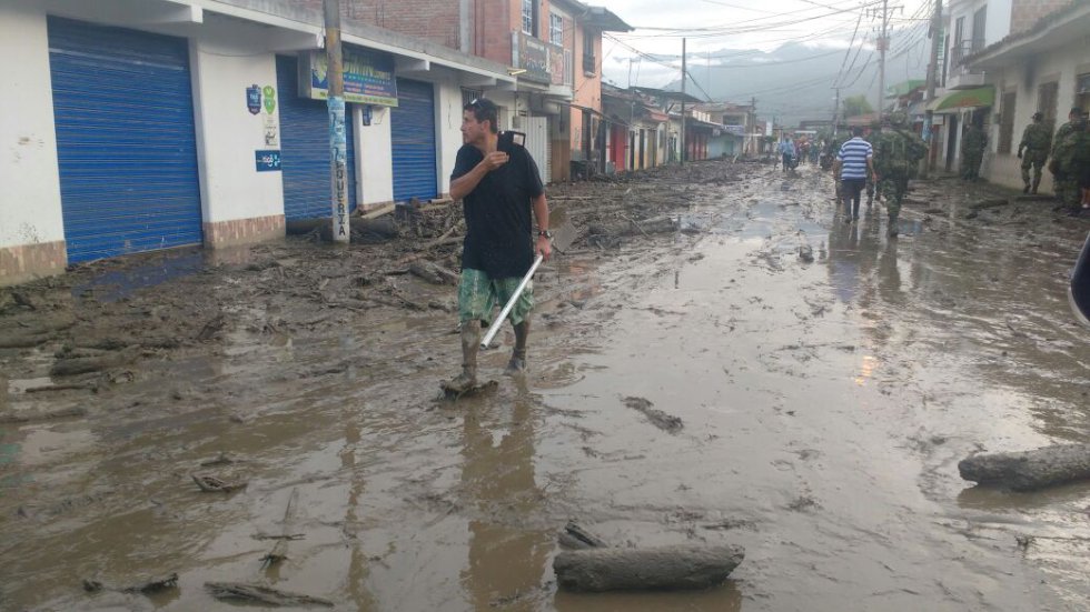 Los habitantes de estas zonas fueron evacuados. Los habitantes de estas zonas fueron evacuados.
