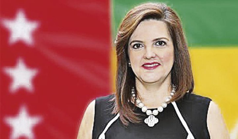 Luego de una estadía de algunos meses, en Estados Unidos, descubrió que tenía cáncer. Es una paradoja para una médica que impulsó los consultorios rosados desde su cargo de secretaría de Salud de Bucaramanga y de Santander. Ahora, en su condición de paciente y líder, trabajará en una fundación llamada Senos Ama. Luego de una estadía de algunos meses, en Estados Unidos, descubrió que tenía cáncer. Es una paradoja para una médica que impulsó los consultorios rosados desde su cargo de secretaría de Salud de Bucaramanga y de Santander. Ahora, en su condición de paciente y líder, trabajará en una fundación llamada Senos Ama.