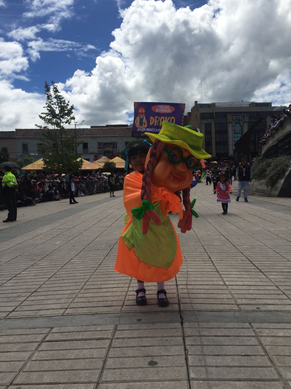 1.600 niños estuvieron en escena en el desfile del Carnavalito que busca preservar el componente artístico y cultural entre las distintas generaciones. 1.600 niños estuvieron en escena en el desfile del Carnavalito que busca preservar el componente artístico y cultural entre las distintas generaciones.