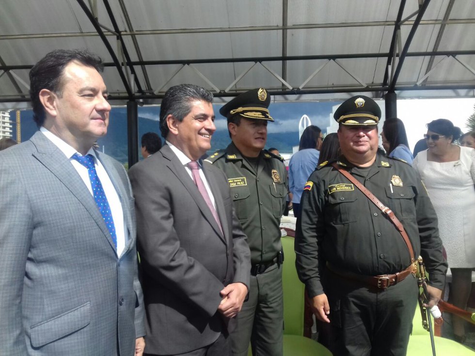 Alcalde de Armenia, Gobernador del Quindío, director policía eje cafetero y nuevo comandante policía Quindío Alcalde de Armenia, Gobernador del Quindío, director policía eje cafetero y nuevo comandante policía Quindío