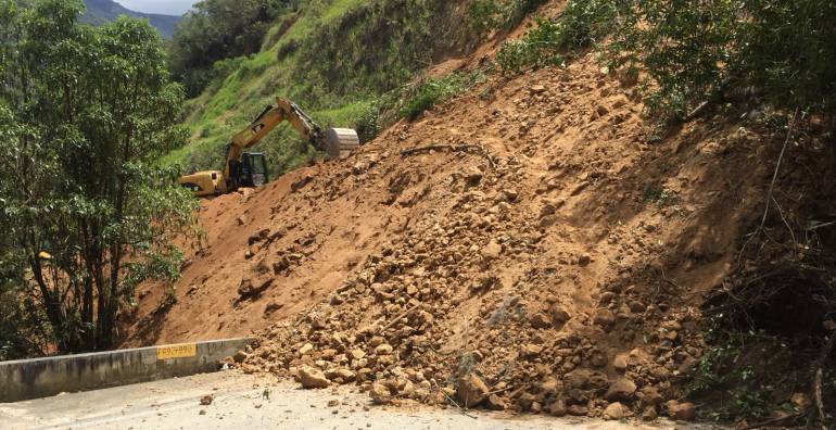 Emergencia por movimiento en masa en la vía Tunja-Chiquinquirá - Caracol Radio