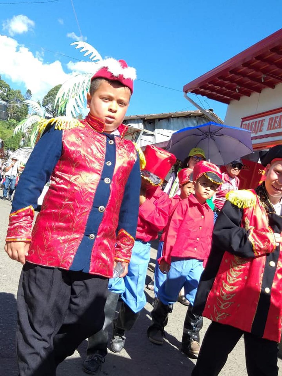 Con actividades artísticas, culturales, históricas, deportivas, tradicionales y rumba, el municipio de Salento celebra sus fiestas este fin de semana donde se conmemora y recuerda el paso del libertador Simón Bolívar por esta localidad. Con actividades artísticas, culturales, históricas, deportivas, tradicionales y rumba, el municipio de Salento celebra sus fiestas este fin de semana donde se conmemora y recuerda el paso del libertador Simón Bolívar por esta localidad.