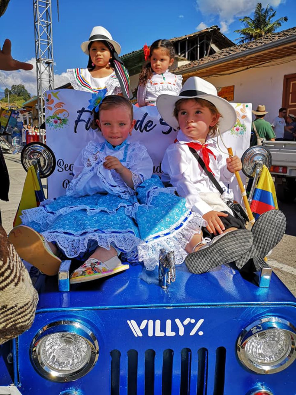 Con actividades artísticas, culturales, históricas, deportivas, tradicionales y rumba, el municipio de Salento celebra sus fiestas este fin de semana donde se conmemora y recuerda el paso del libertador Simón Bolívar por esta localidad. Con actividades artísticas, culturales, históricas, deportivas, tradicionales y rumba, el municipio de Salento celebra sus fiestas este fin de semana donde se conmemora y recuerda el paso del libertador Simón Bolívar por esta localidad.