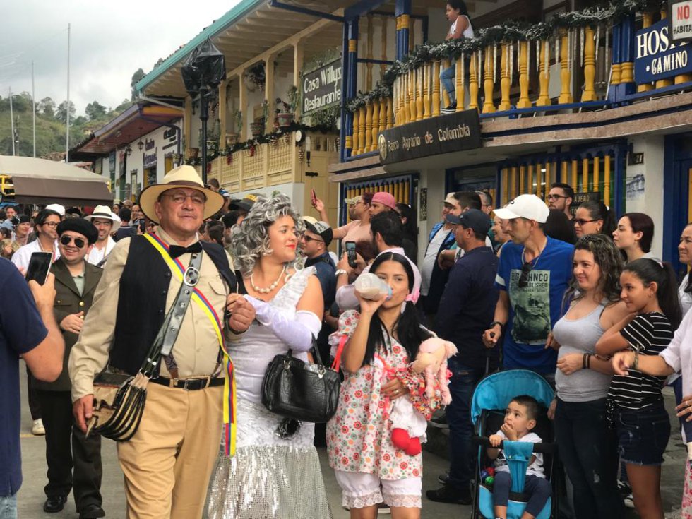 Durante cinco días propios y visitantes disfrutaron de esta localidad quindiana que se consolida como una de las más visitadas durante esta época de vacaciones, Salento y sus fiestas donde se recuerda el paso del libertador Simón Bolívar. Durante cinco días propios y visitantes disfrutaron de esta localidad quindiana que se consolida como una de las más visitadas durante esta época de vacaciones, Salento y sus fiestas donde se recuerda el paso del libertador Simón Bolívar.