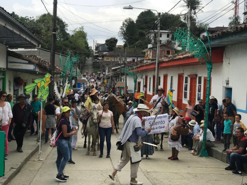 Durante cinco días propios y visitantes disfrutaron de esta localidad quindiana que se consolida como una de las más visitadas durante esta época de vacaciones, Salento y sus fiestas donde se recuerda el paso del libertador Simón Bolívar. Durante cinco días propios y visitantes disfrutaron de esta localidad quindiana que se consolida como una de las más visitadas durante esta época de vacaciones, Salento y sus fiestas donde se recuerda el paso del libertador Simón Bolívar.
