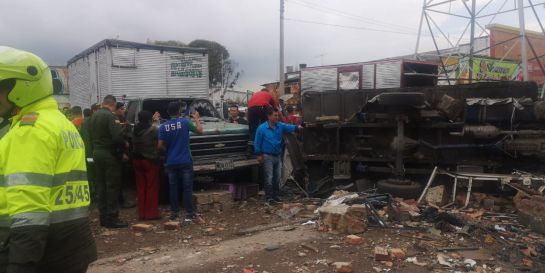 Emergencia en el occidente de Bogotá por explosión de cilindros de gas