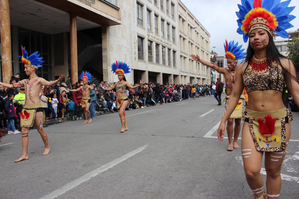 Las diferentes ciudades mostraron sus culturas por medios del baile Las diferentes ciudades mostraron sus culturas por medios del baile