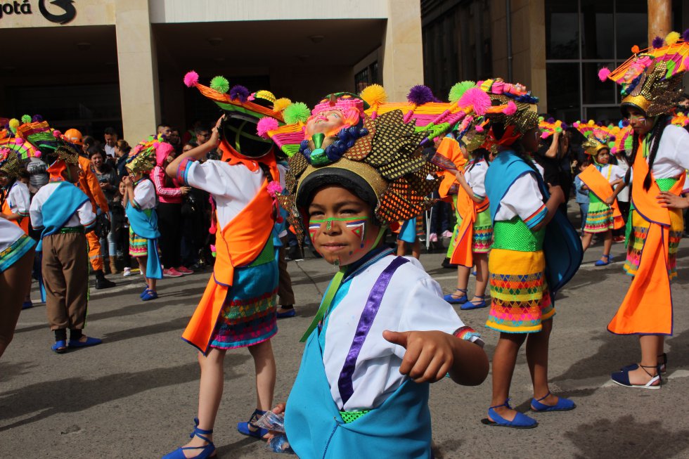 Las diferentes ciudades mostraron sus culturas por medios del baile Las diferentes ciudades mostraron sus culturas por medios del baile