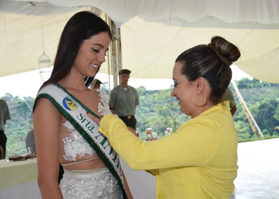 Alcaldesa de Calarcá, Yenni Trujillo en el recibimiento de las candidatas Alcaldesa de Calarcá, Yenni Trujillo en el recibimiento de las candidatas