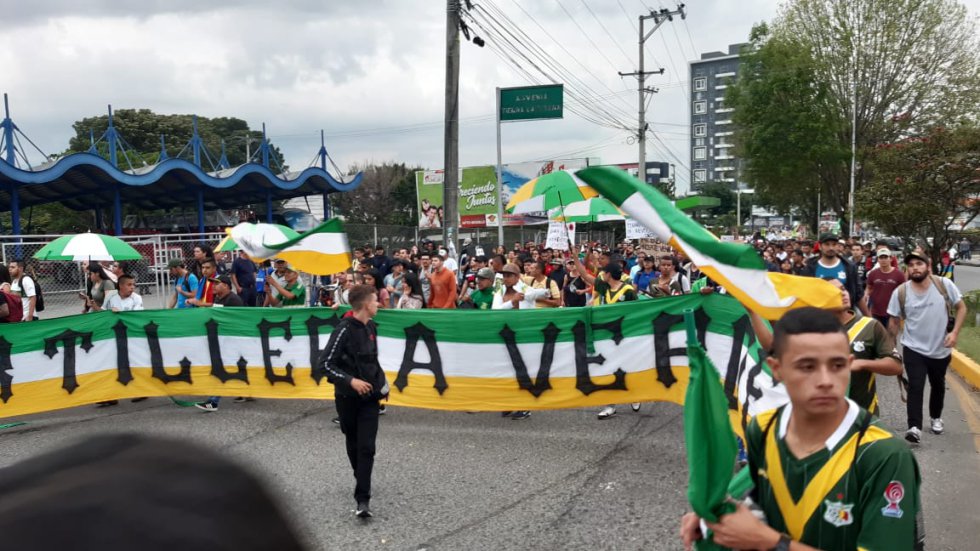 Los integrantes de la barra de fútbol del Deportes Quindío de Artillería Verde y su participación en el paro Los integrantes de la barra de fútbol del Deportes Quindío de Artillería Verde y su participación en el paro