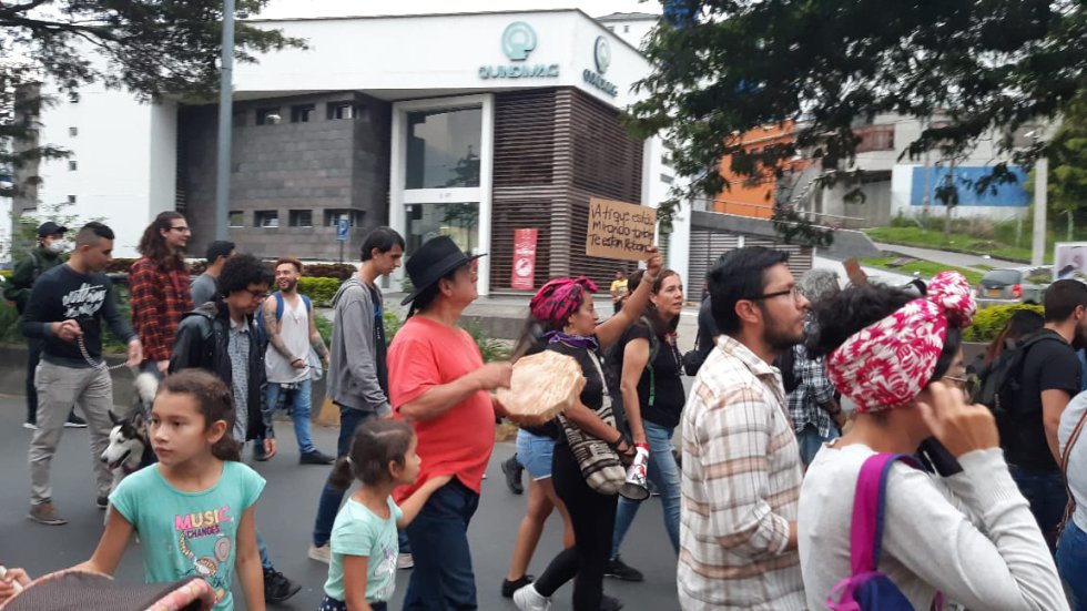 Mujeres, niños, adultos participaron en la movilización Mujeres, niños, adultos participaron en la movilización