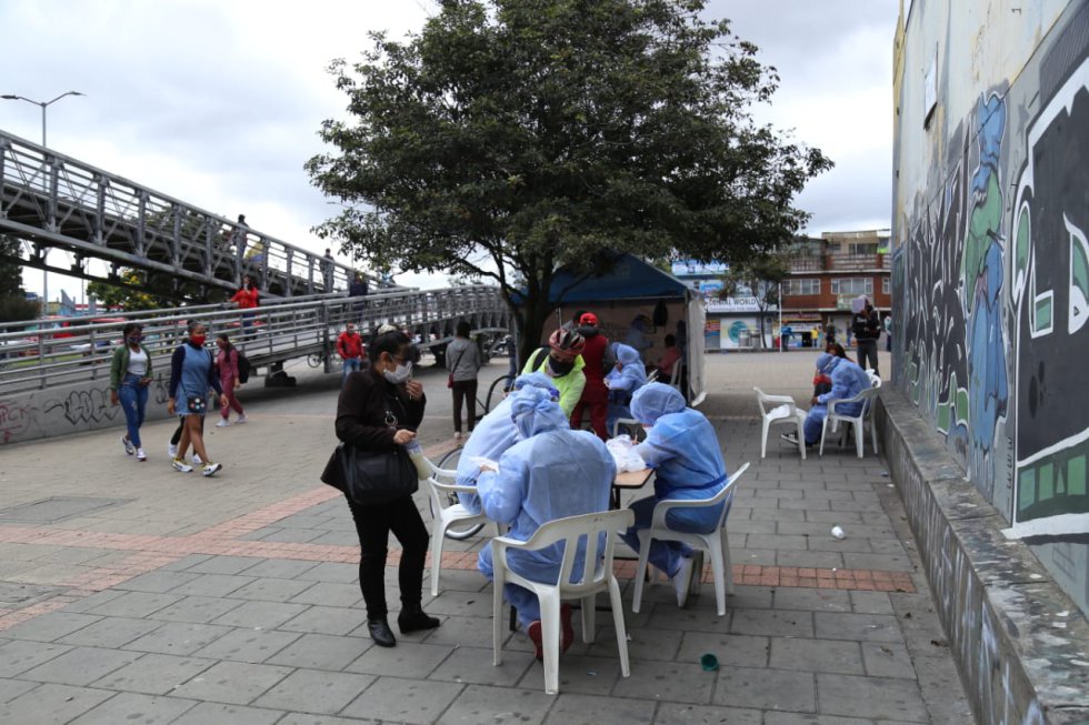 La cuarentena inició por las localidades de Chapinero, Santa Fe, Mártires, Rafael Uribe, Usme, Ciudad Bolívar y Tunjuelito. La cuarentena inició por las localidades de Chapinero, Santa Fe, Mártires, Rafael Uribe, Usme, Ciudad Bolívar y Tunjuelito.