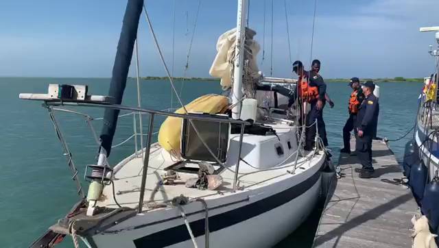 Armada rescata a velero de bandera irlandesa cerca a Puerto Colombia - Caracol Radio