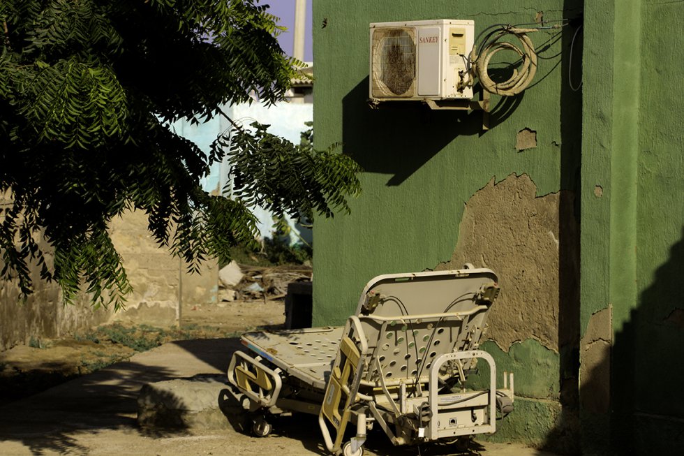 Las camas del hospital se encuentran abandonadas. Las camas del hospital se encuentran abandonadas.