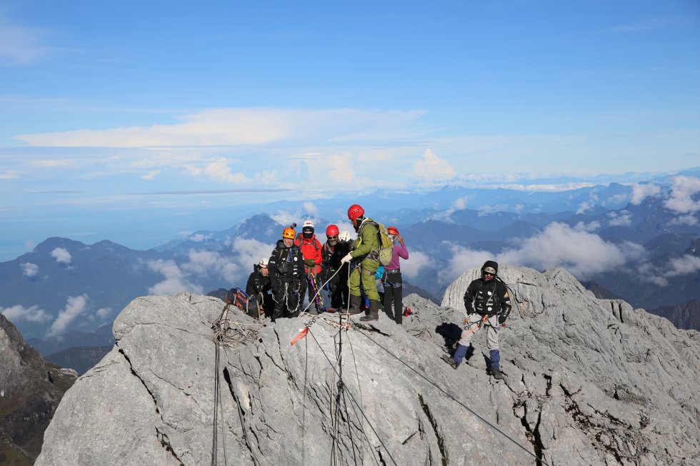 Luego de logar las siete cumbres más altas del mundo seguirán con el Monte Blanco y las montañas más altas de América. Luego de logar las siete cumbres más altas del mundo seguirán con el Monte Blanco y las montañas más altas de América.