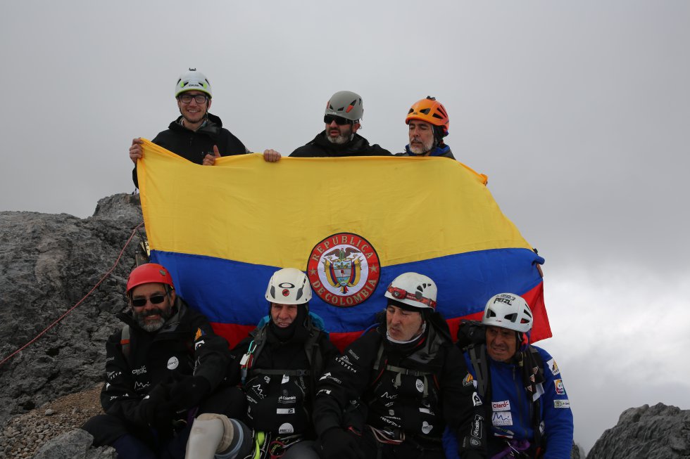 El equipo 7 Cumbres terminó su recorrido por los montes más altos de todo el mundo. El equipo 7 Cumbres terminó su recorrido por los montes más altos de todo el mundo.
