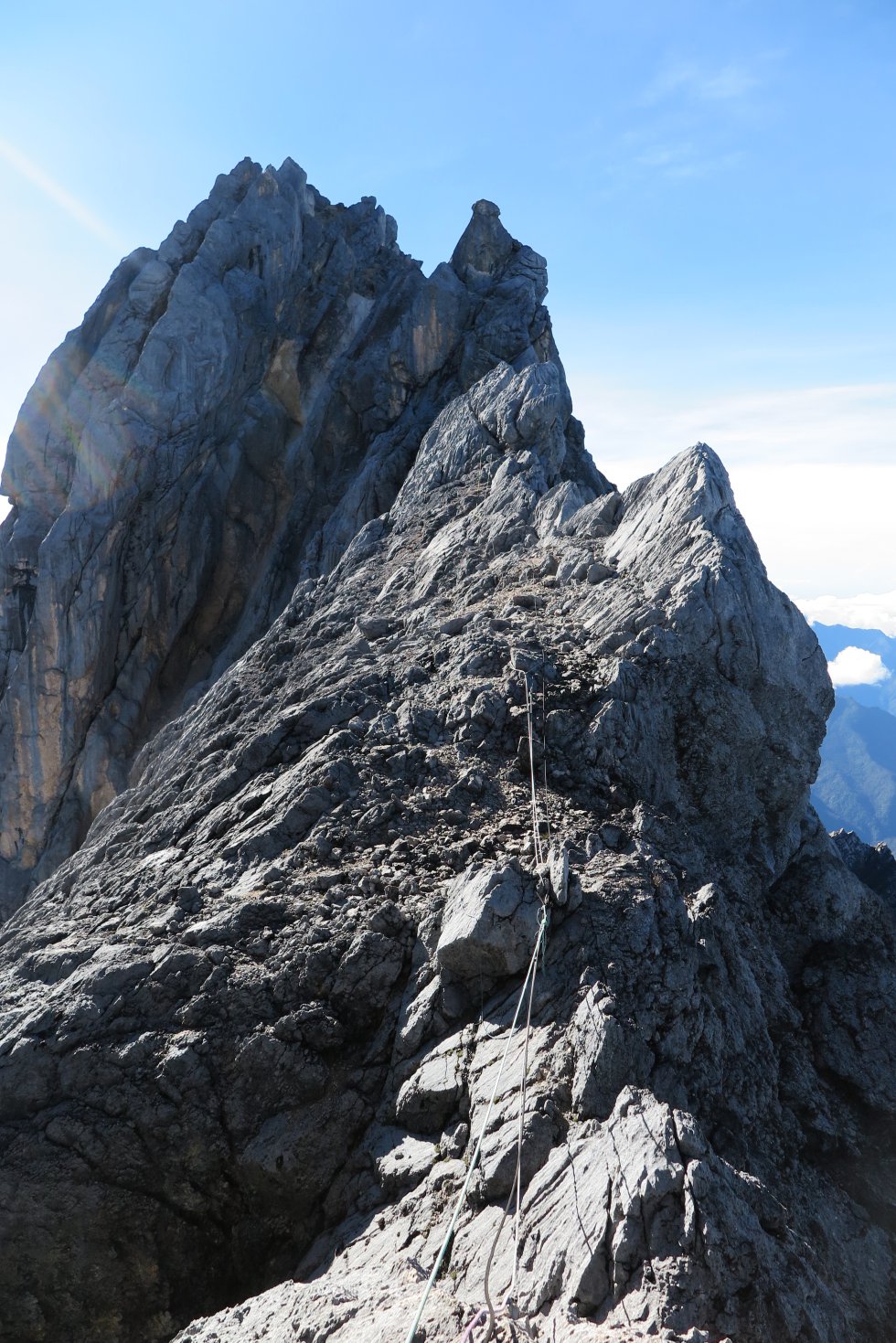 Las siete cumbres fueron Aconcagua en Suramérica, Denali en Norteamérica, Elburs en Europa, Everest en Asia, Kilimanjaro en África, Vinson en la Antártida y este año terminaron con el monte Castensz de Oceanía. Las siete cumbres fueron Aconcagua en Suramérica, Denali en Norteamérica, Elburs en Europa, Everest en Asia, Kilimanjaro en África, Vinson en la Antártida y este año terminaron con el monte Castensz de Oceanía.