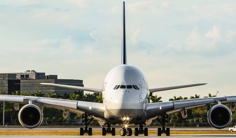 Piloto Aterriza Avion Mas Grande Del Mundo Un Colombiano Es Piloto Del Avion De Pasajeros Mas Grande Del Mundo 6am Hoy Por Hoy Caracol Radio