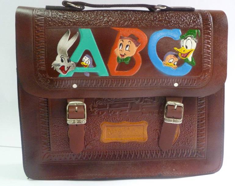 Se acuerdan de la famosa maleta ABC? Después de 60 años, así se fabrican -  narino.info