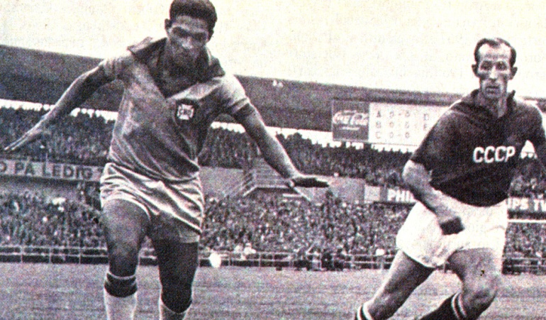 1958 Editora Aquarela Ltda. Brasil Campeao Mundial de Futebol Garrincha
