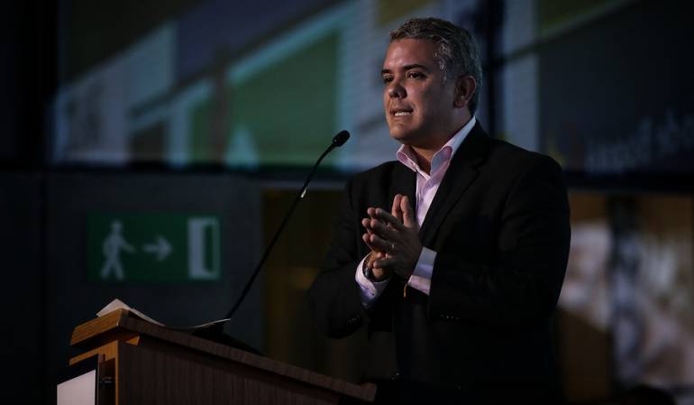 Iván Duque no es títere de Uribe: "Yo no soy títere ni ...