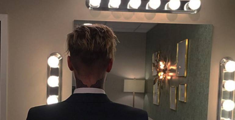 El Nuevo Tatuaje De Justin Bieber Un Par De Alas En El Cuello