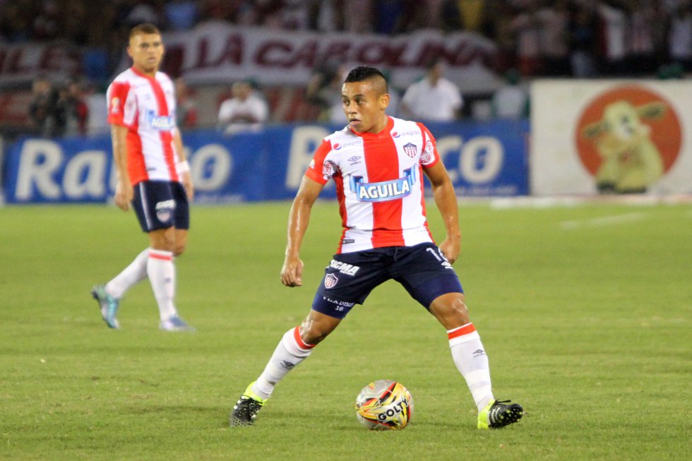 Vladimir Hernández, araucano de 27 años, mediapunta del Atlético Junior, es uno de los mediocampistas preseleccionados para la Copa América. Vladimir Hernández, araucano de 27 años, mediapunta del Atlético Junior, es uno de los mediocampistas preseleccionados para la Copa América.