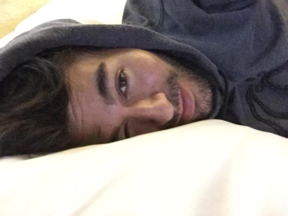 Enrique Iglesias nació el 8 de mayo de 1975 en Madrid, España. Ha sido reconocido por canciones como: “Experiencia religiosa”, “Nunca te olvidaré”, “Héroe”, entre otras. Enrique Iglesias nació el 8 de mayo de 1975 en Madrid, España. Ha sido reconocido por canciones como: “Experiencia religiosa”, “Nunca te olvidaré”, “Héroe”, entre otras.
