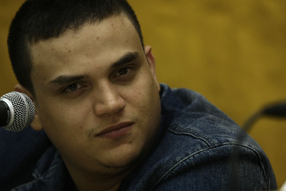 "Me gusta interpretar personaje interesantes, me gustan los personajes que me intrigan, este personaje es más oscuro. Desde fuera yo parezco una persona muy feliz, pero todos tenemos un lado más misterioso. Está bien buscar ese lado más oscuro", dijo la actriz a EFE. "Me gusta interpretar personaje interesantes, me gustan los personajes que me intrigan, este personaje es más oscuro. Desde fuera yo parezco una persona muy feliz, pero todos tenemos un lado más misterioso. Está bien buscar ese lado más oscuro", dijo la actriz a EFE.