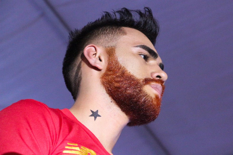 Las barbas teñidas también son una opción para los más arriesgados. Las barbas teñidas también son una opción para los más arriesgados.