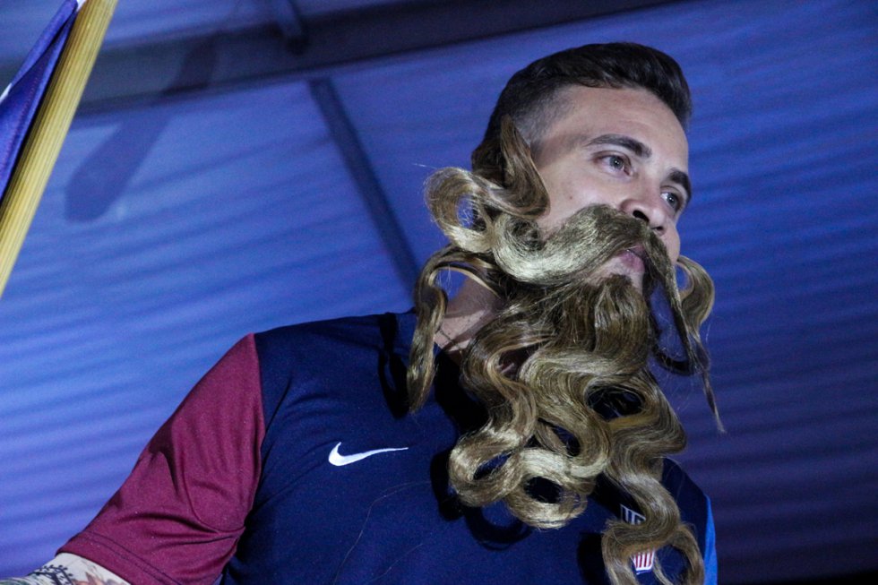 Lo cierto es que las canchas deportivas se han convertido en un espacio para descubrir nuevos estilos en peinados y maneras de lucir la barba y el bigote. Lo cierto es que las canchas deportivas se han convertido en un espacio para descubrir nuevos estilos en peinados y maneras de lucir la barba y el bigote.