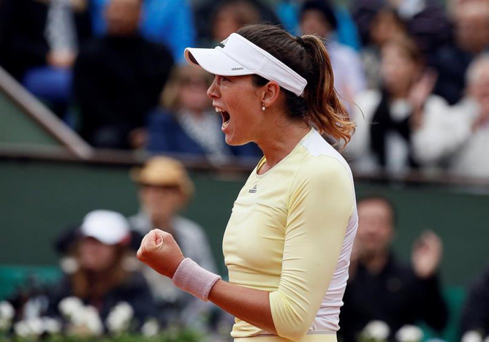 Garbine Muguruza de España en la acción contra Serena Williams de los EE.UU. durante su fósforo solo final de mujer en el francés Abren el torneo de tenis en Roland Garros en París, Francia, el 04 de junio de 2016. Garbine Muguruza de España en la acción contra Serena Williams de los EE.UU. durante su fósforo solo final de mujer en el francés Abren el torneo de tenis en Roland Garros en París, Francia, el 04 de junio de 2016.