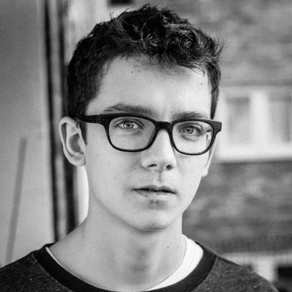 Asa Maxwell Thornton Farr Butterfield es el nombre de este actor británico conocido por su papel en 'El Niño ed la Pijama de Rayas'. Asa Maxwell Thornton Farr Butterfield es el nombre de este actor británico conocido por su papel en 'El Niño ed la Pijama de Rayas'.