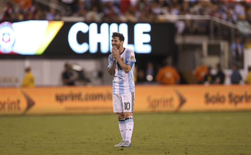 Messi falló su cobró desde el punto penal. Messi falló su cobró desde el punto penal.
