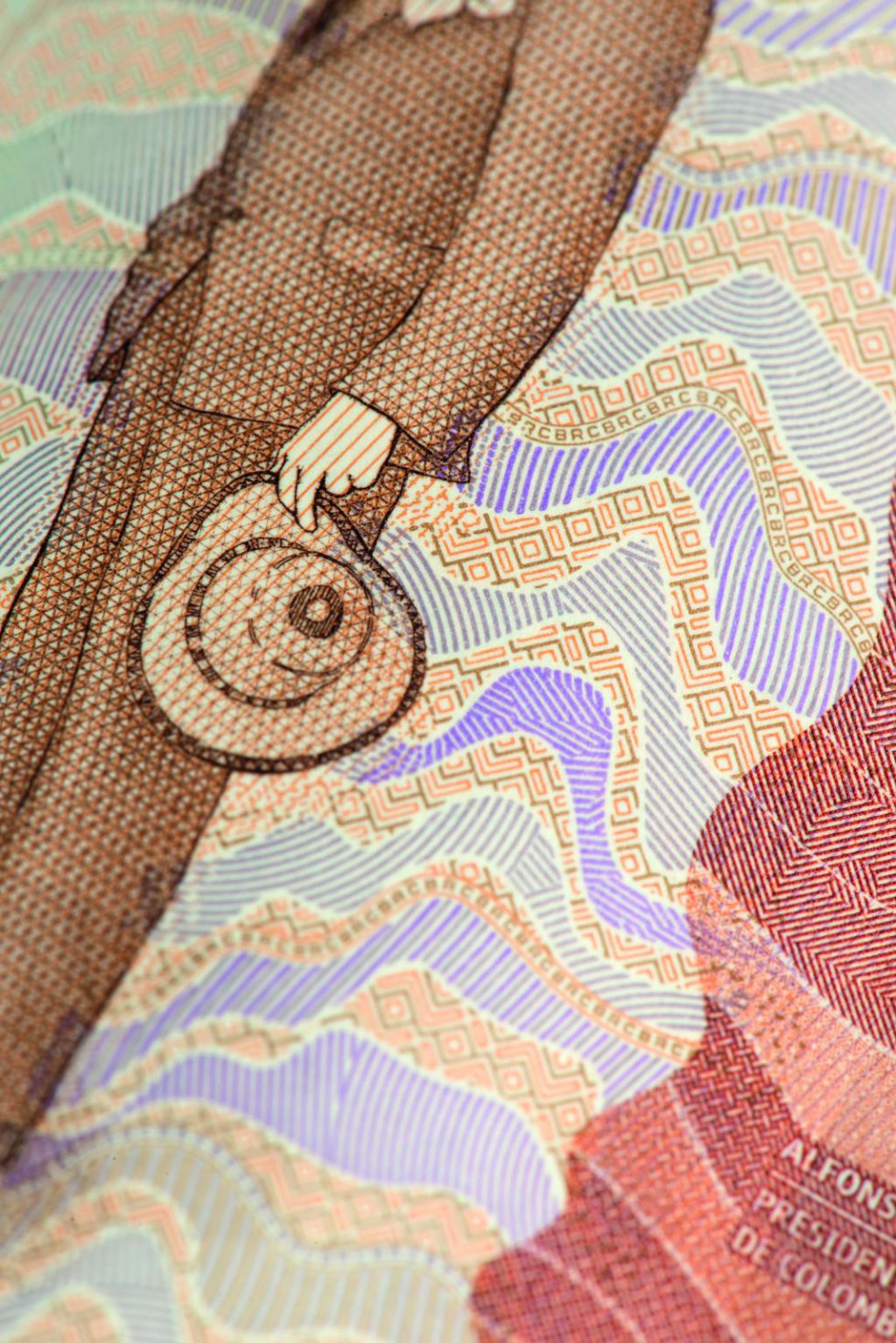 El billete naranja también posee en una de sus caras una representación de cuerpo completo del ex presidente conocido cariñosamente como el pollo López. El billete naranja también posee en una de sus caras una representación de cuerpo completo del ex presidente conocido cariñosamente como el pollo López.