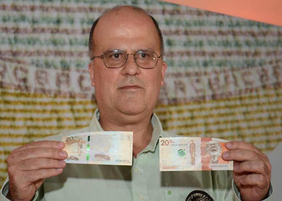 José Darío Uribe presentó en Valledupar el nuevo billete de 20.000 José Darío Uribe presentó en Valledupar el nuevo billete de 20.000